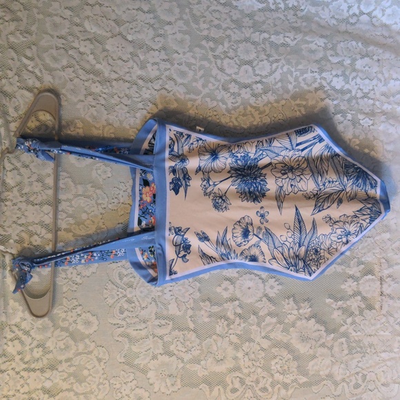 Reversible Floral Print Swimsuit - Picture 9 of 9